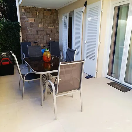 Centre Ste Maxime, 100 M De La *