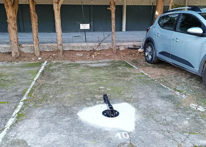 Centre Ste Maxime, 100 M De La